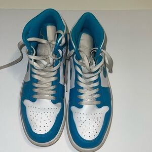 Air Jordan 1Mid good condition